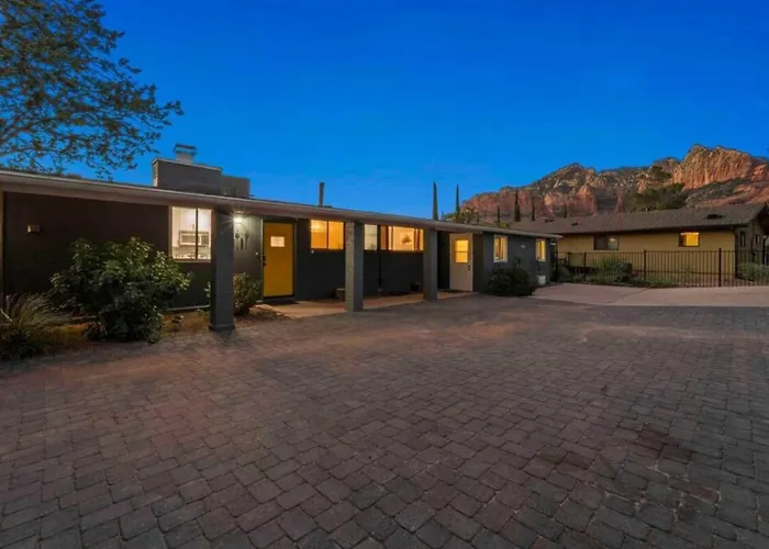 Heart Of Uptown With Epic Views Hottub Trails Sedona
