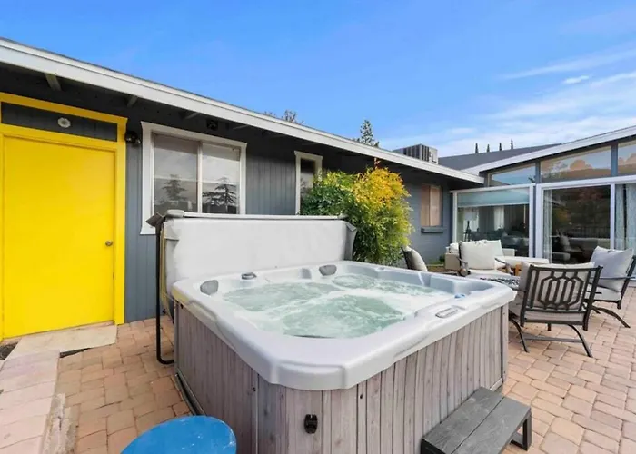 Heart Of Uptown With Epic Views Hottub Trails Holiday home Sedona
