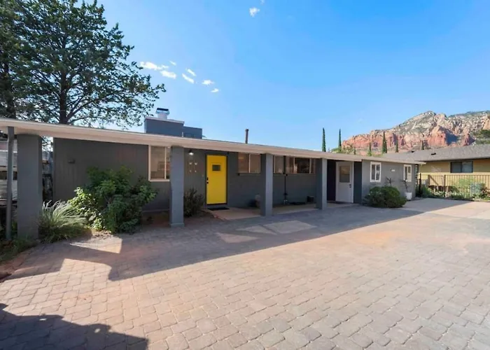 Heart Of Uptown With Epic Views Hottub Trails Holiday home