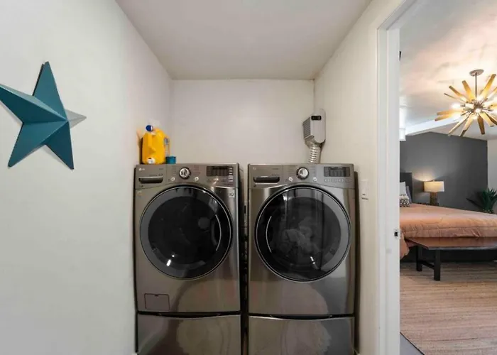 Holiday home Heart Of Uptown With Epic Views Hottub Trails