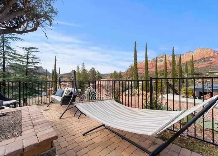 Holiday home Heart Of Uptown With Epic Views Hottub Trails *
