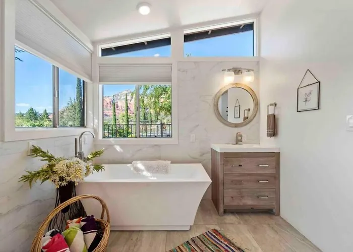 Heart Of Uptown With Epic Views Hottub Trails