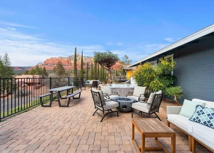 Heart Of Uptown With Epic Views Hottub Trails Sedona